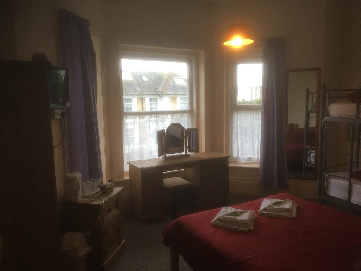 Chester Lodge Sandown Bagian luar foto